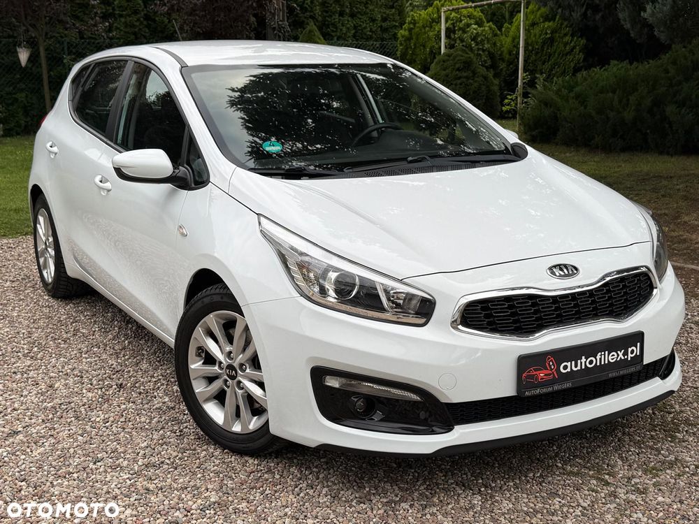 Kia Ceed - 21
