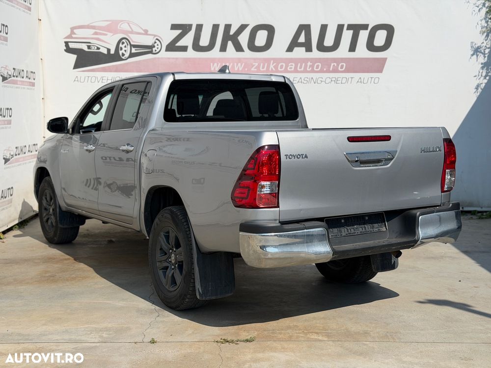 Toyota Hilux 2.4D 150CP 4x4 Double Cab 6MT Style - 4