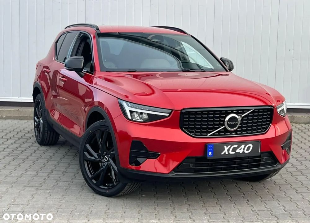 Volvo XC 40 B4 AWD Plus Dark - 4