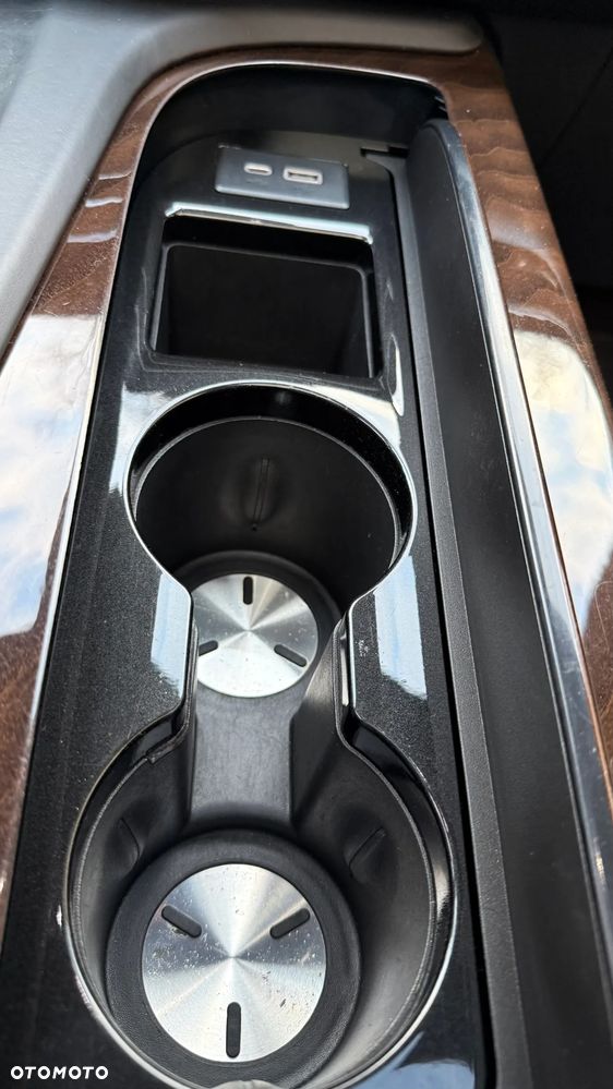 Cadillac Escalade ESV 6.2 V8 AWD AT Platinum - 23