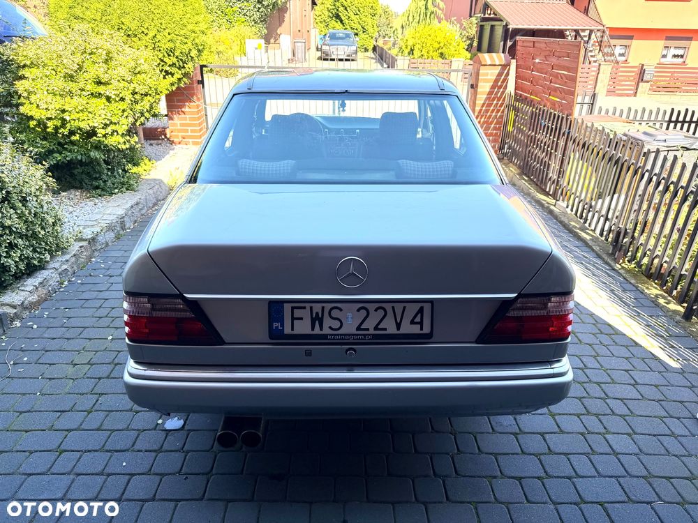 Mercedes-Benz Klasa E 220 - 6