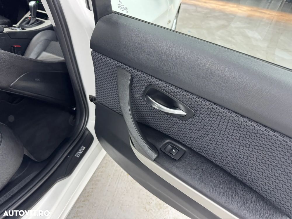 BMW Seria 3 320d DPF Aut. Edition Exclusive - 24
