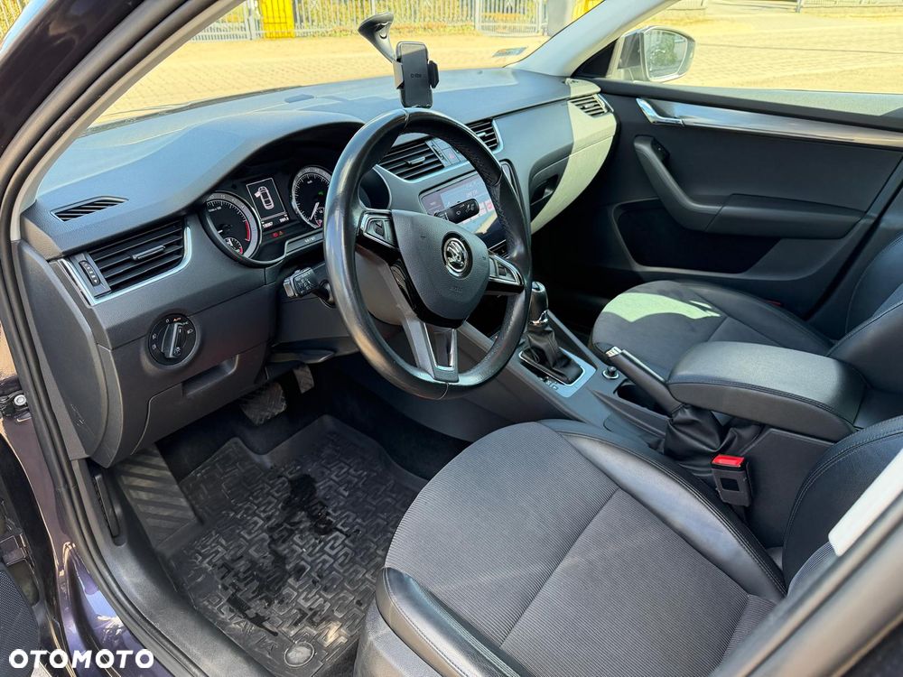 Skoda Octavia 2.0 TDI SCR Style DSG - 8