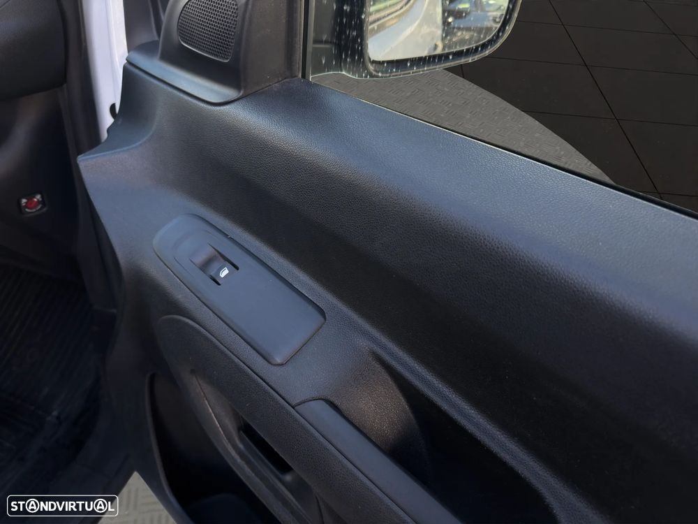 Toyota Proace City 1.5 D-4D 3 L 1 L - 15