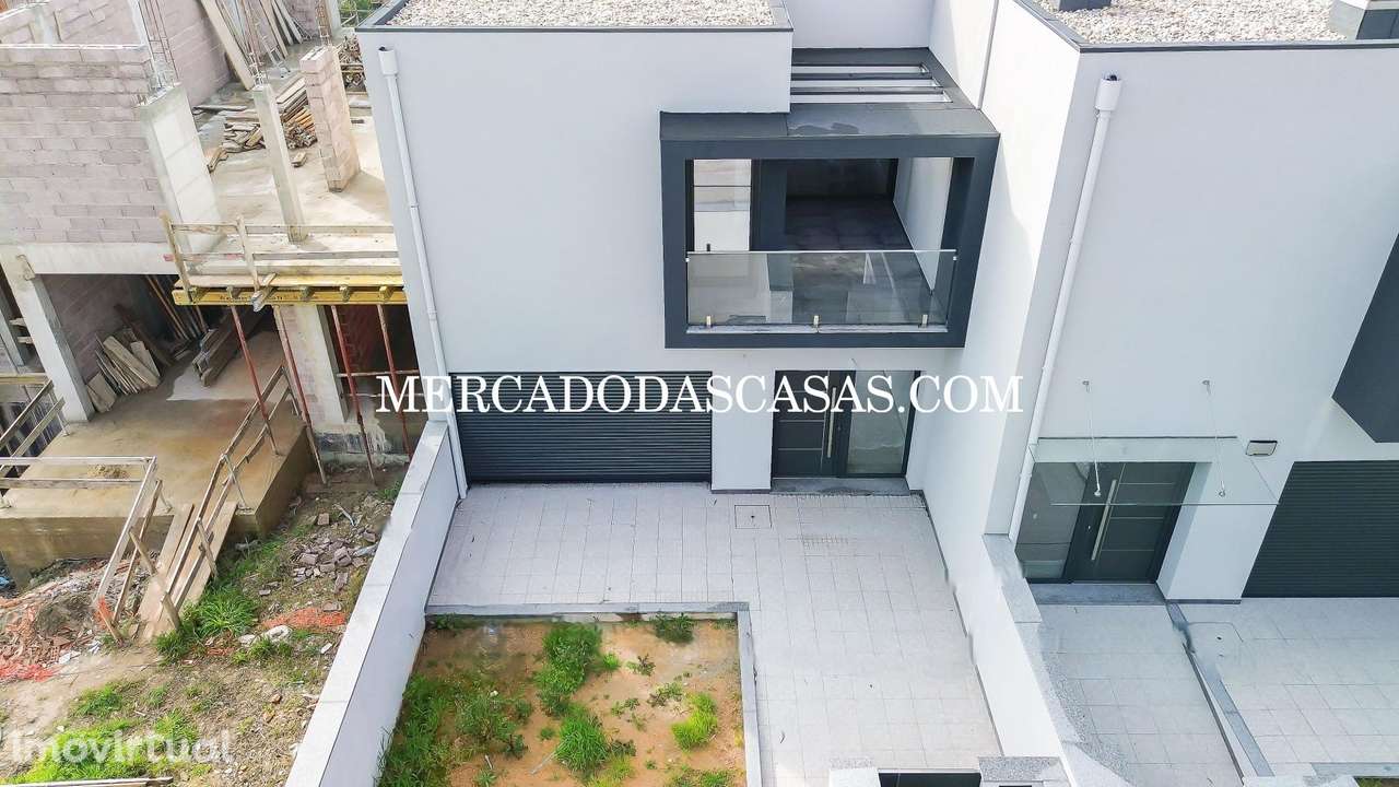 Moradia T3 em Lobão, muita luz e amplitude - Grande imagem: 2/19