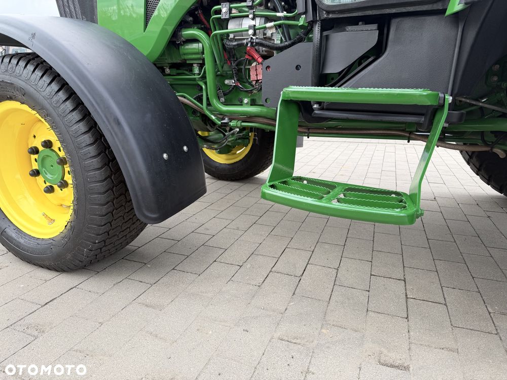 John Deere 4066R - 22
