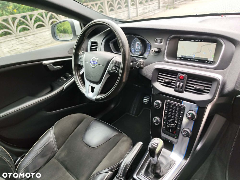 Volvo V40 D2 Drive-E R-Design Momentum - 20