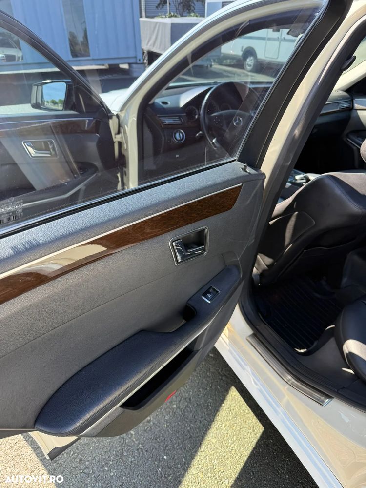 Mercedes-Benz E - 16
