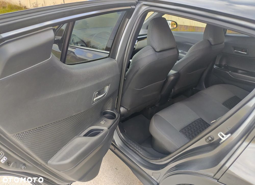 Toyota C-HR Hybrid Club - 18