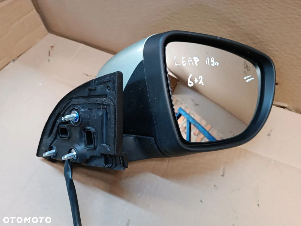 LUSTERKO PRAWE 8 PIN NISSAN LEAF II EUROPA - 3
