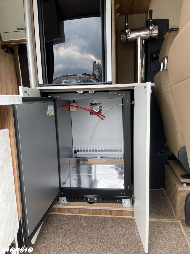 Mercedes-Benz Sprinter - 13