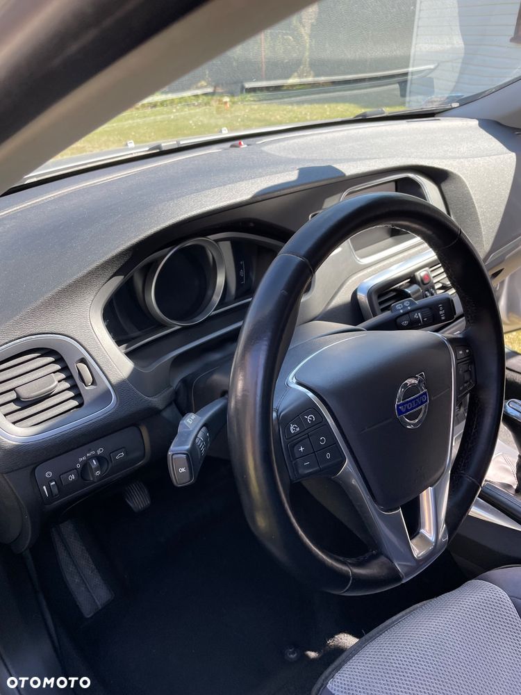 Volvo V40 D4 Drive-E Momentum - 22