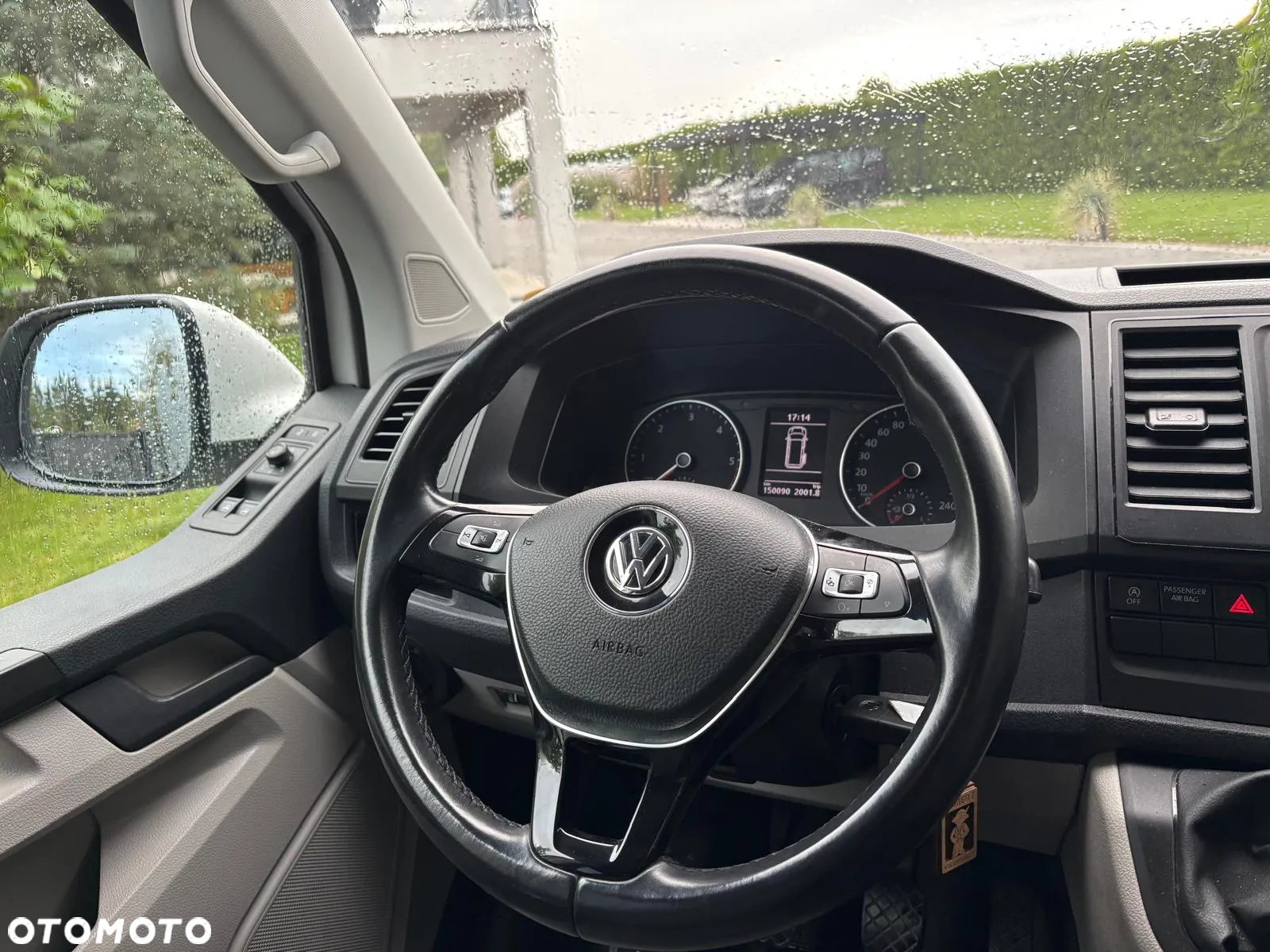 Volkswagen Caravelle - 17