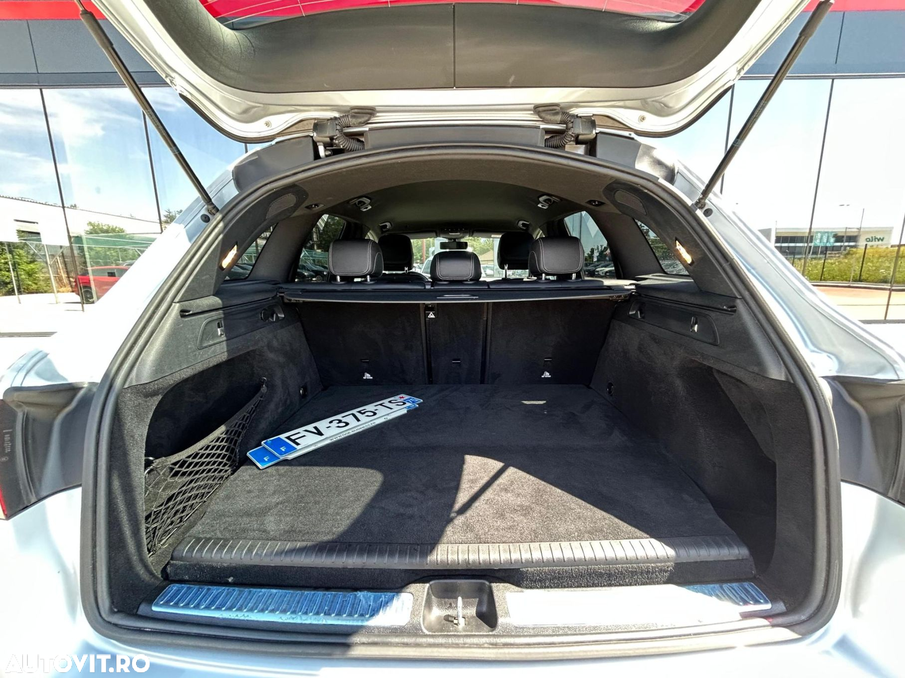 Mercedes-Benz GLC 300 e 4Matic 9G-TRONIC AMG Line - 31