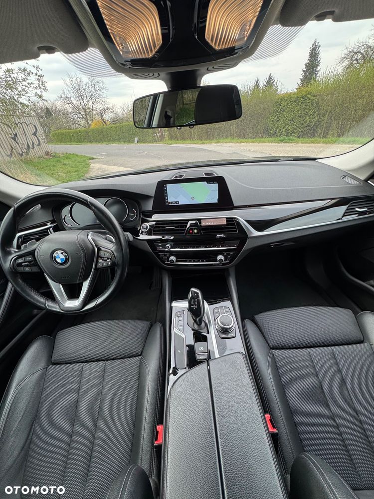 BMW Seria 5 518d Sport Line - 9