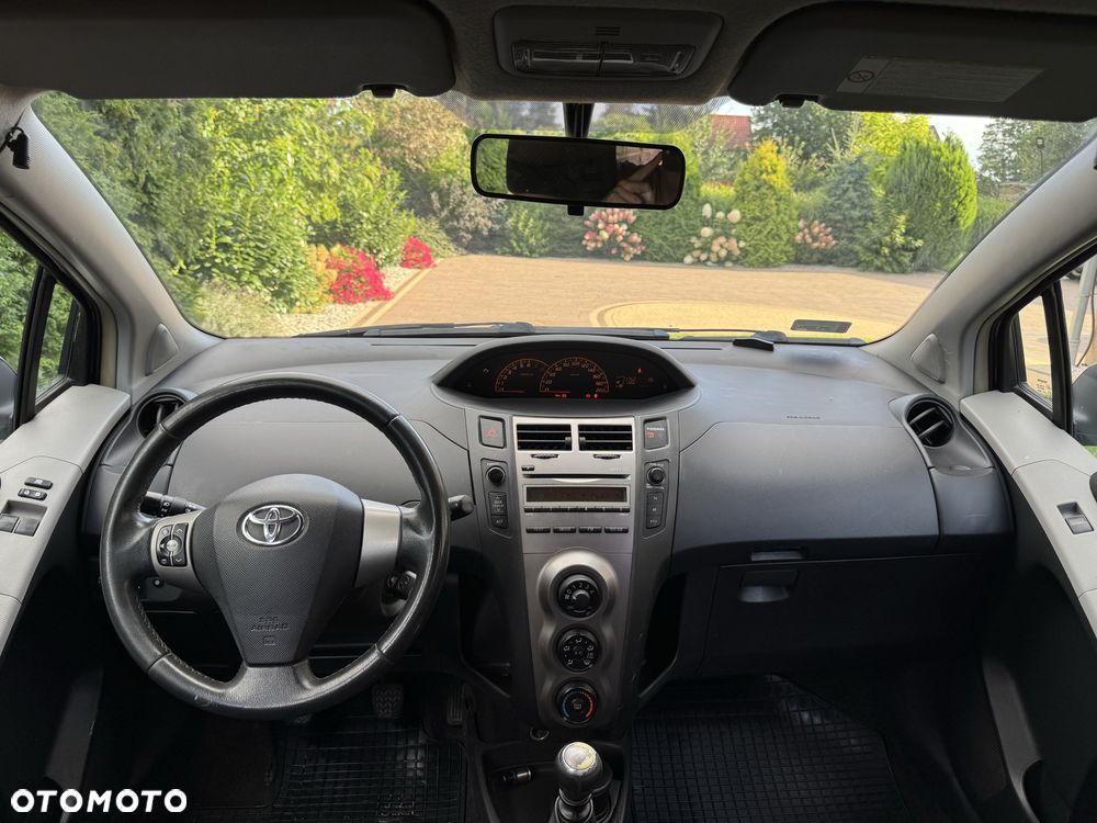 Toyota Yaris - 8