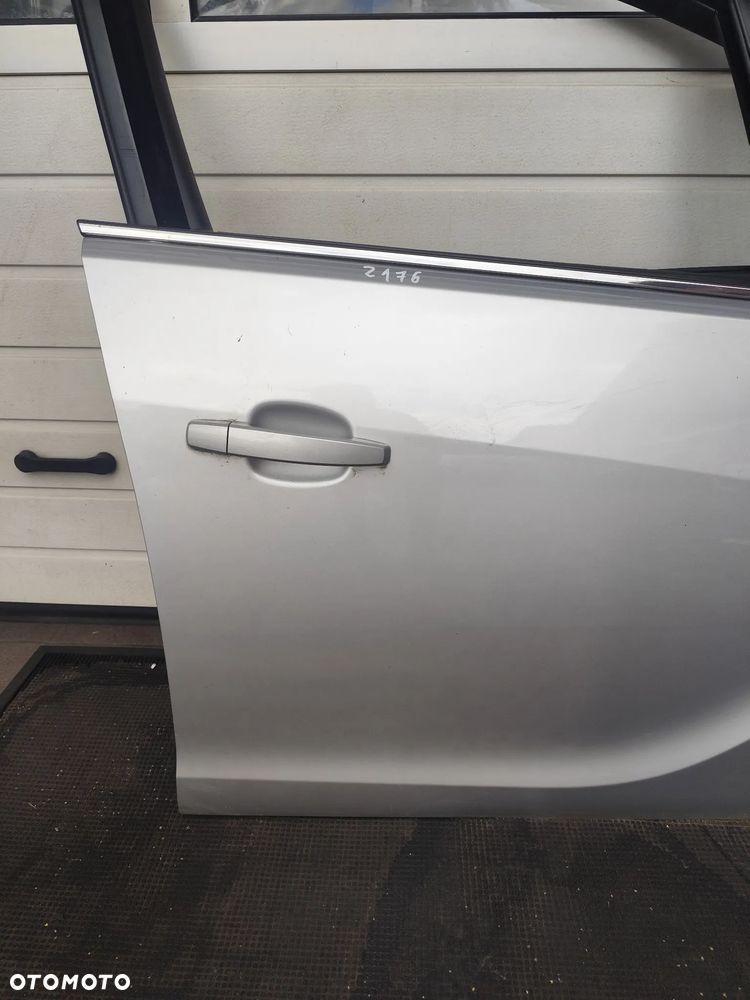 Drzwi Prawy Przód Opel Meriva B Kod Lakieru Z176 - 2