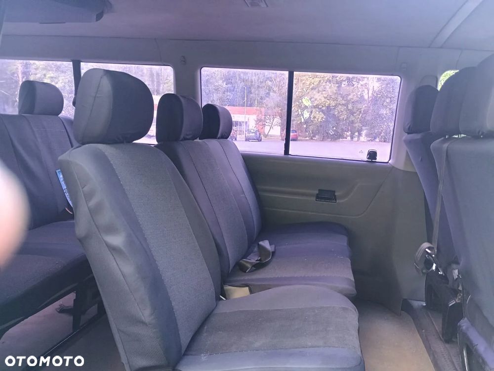 Volkswagen Caravelle - 4