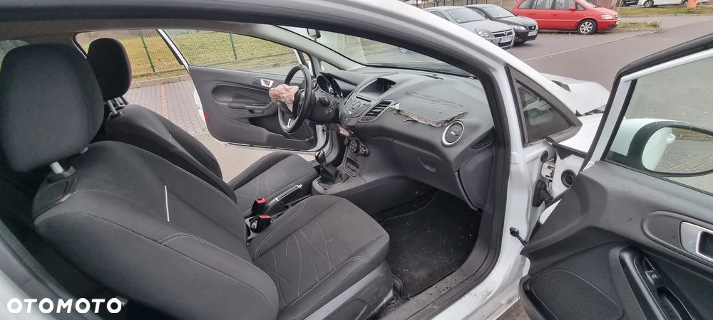 Ford Fiesta - 12