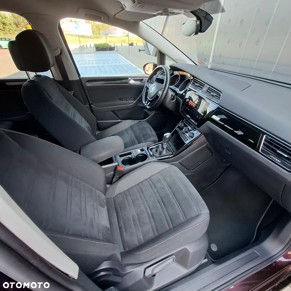 Volkswagen Touran - 19