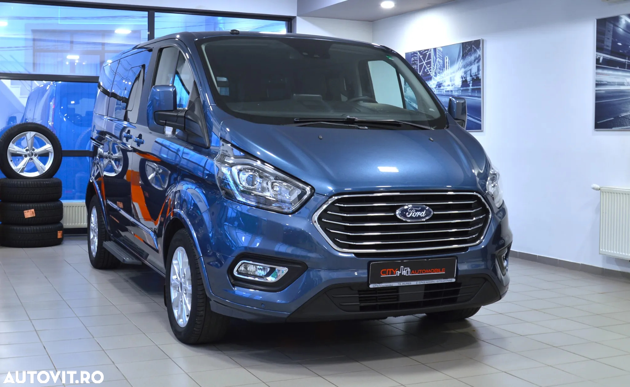 Ford Tourneo Custom Bus 320 2.0 EcoBlue 130 CP L1H1 Titanium - 2