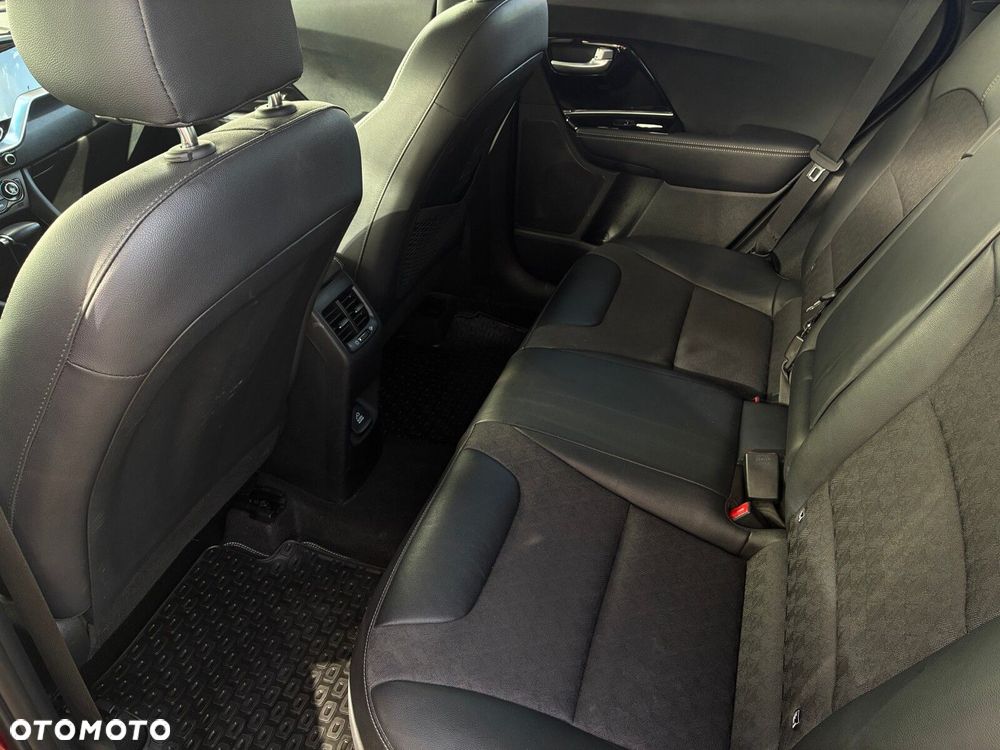 Kia Niro 1.6 GDI Hybrid Business Line - 25
