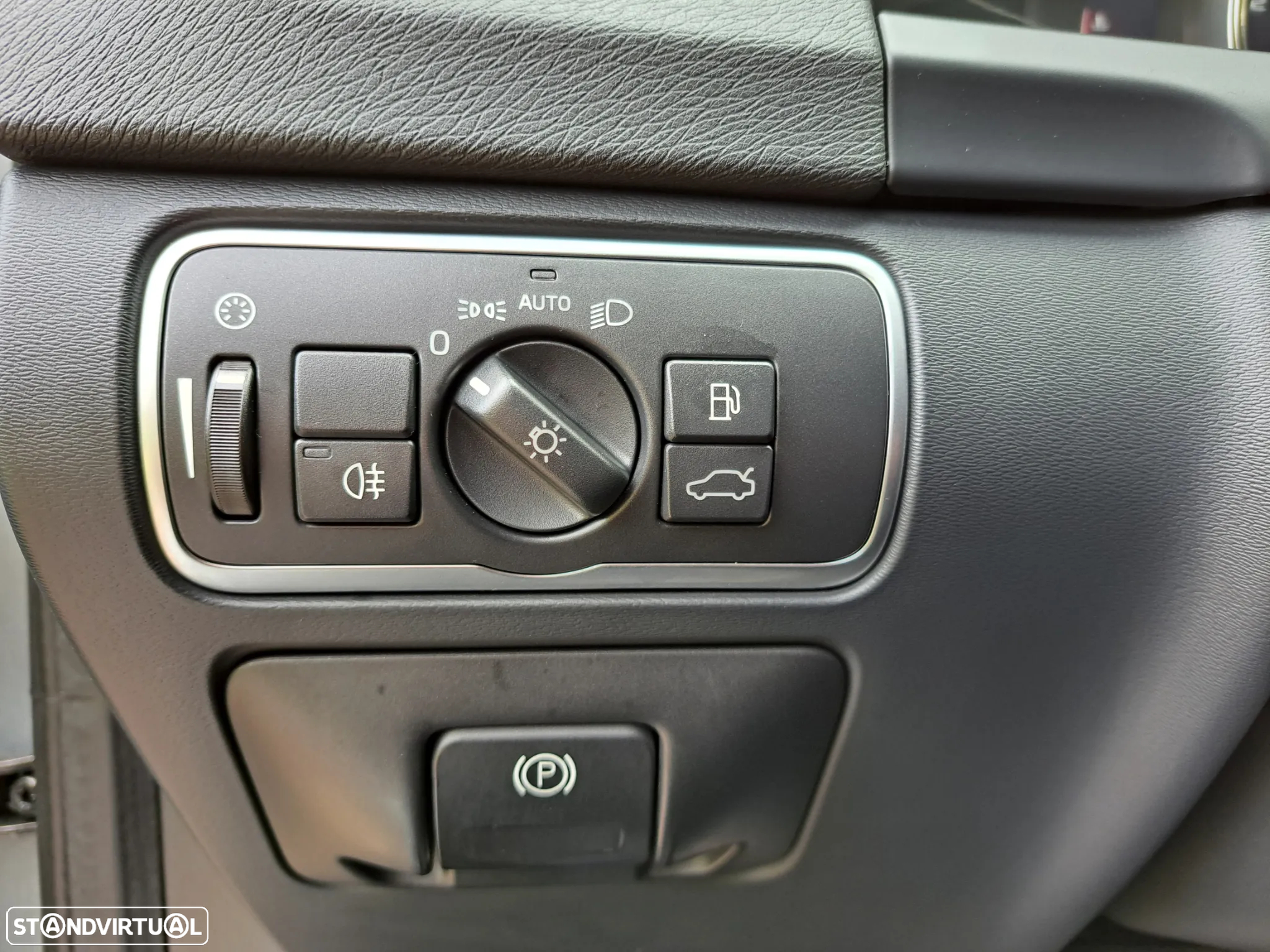 Volvo V60 D4 Geartronic Summum - 18