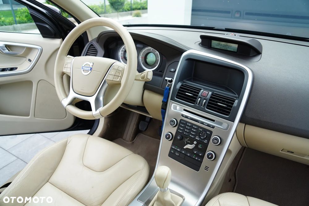 Volvo XC 60 D5 AWD - 34