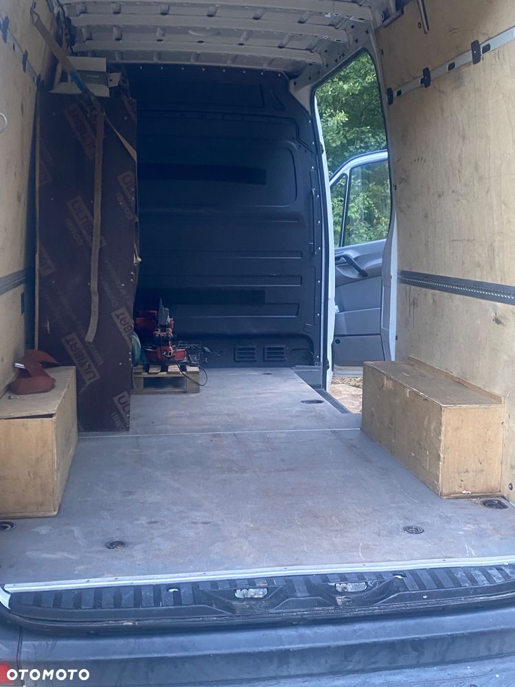 Mercedes-Benz Sprinter - 20
