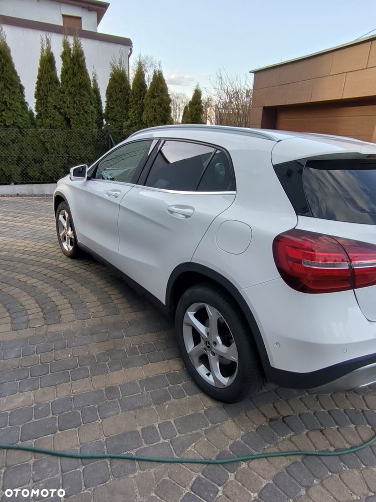 Mercedes-Benz GLA 200 7G-DCT AMG Line - 4