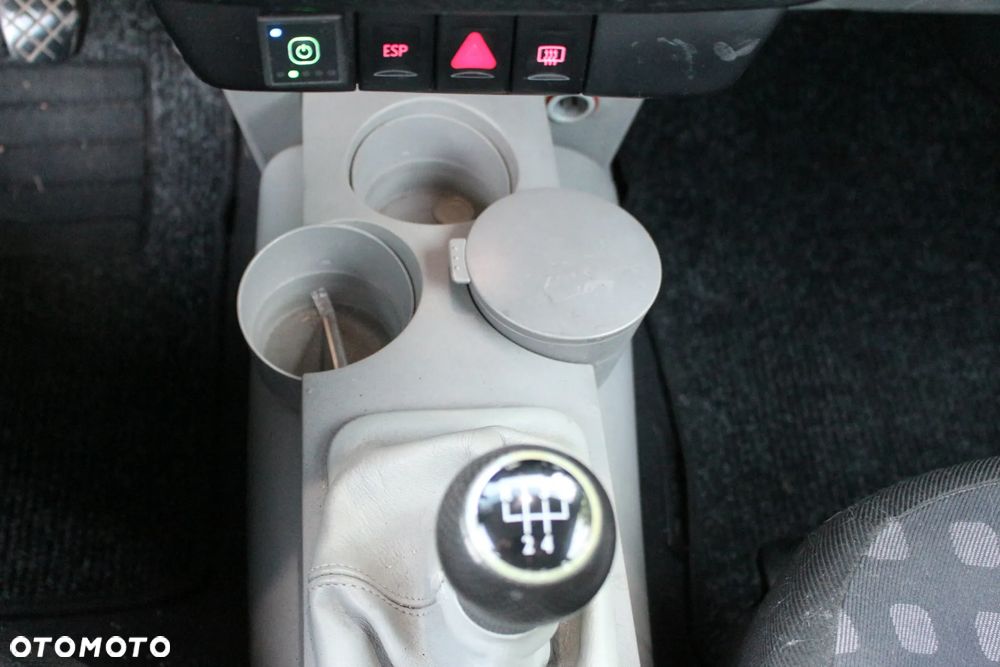 Volkswagen New Beetle - 18