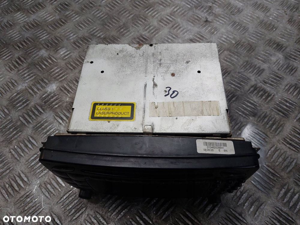 RADIO ODTWARZACZ  MERCEDES-BENZ W203 C KLASA A2038275242 - 2