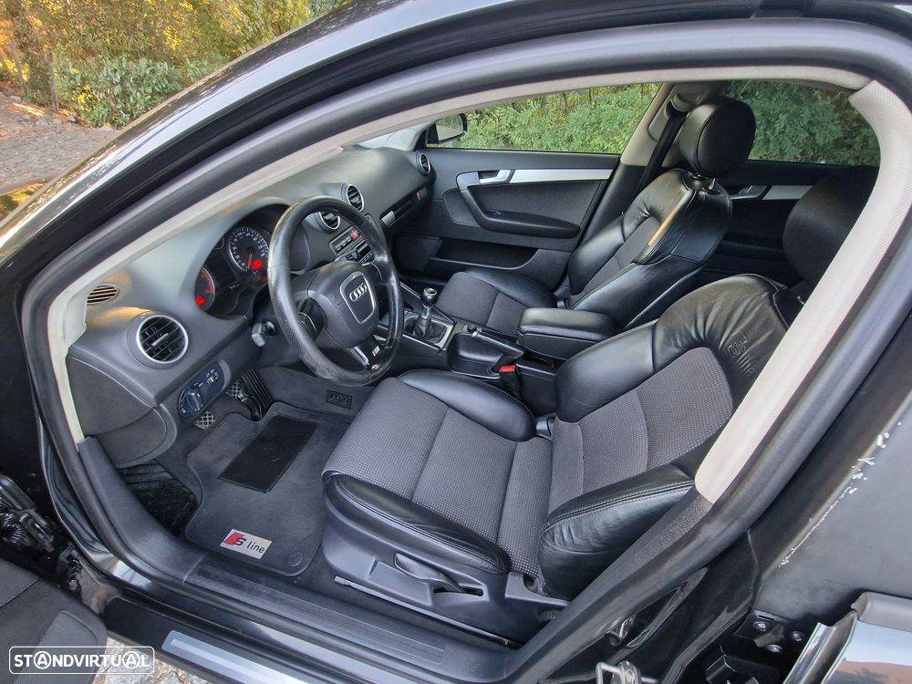 Audi A3 Sportback 2.0 TDi S-line - 4