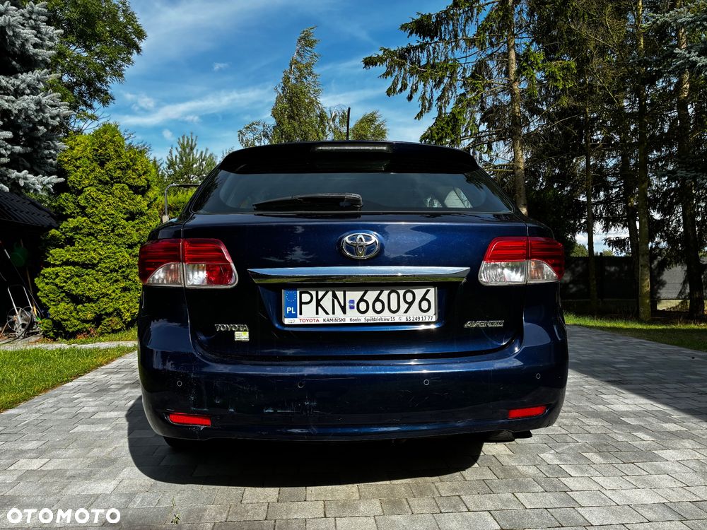 Toyota Avensis 2.0 D-4D Luna - 11