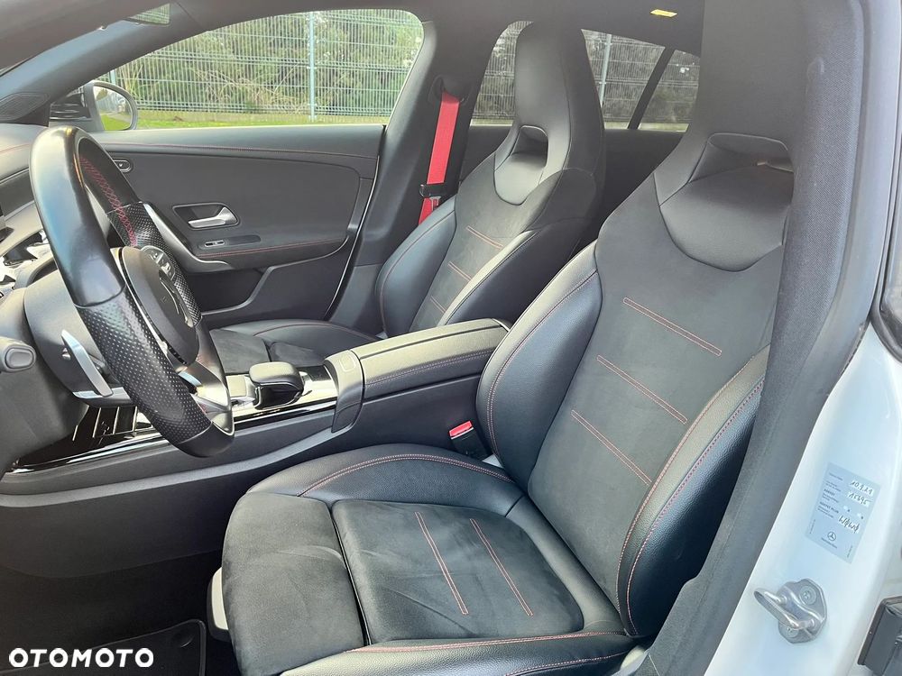 Mercedes-Benz CLA 250 4Matic 7G-DCT AMG Line - 10
