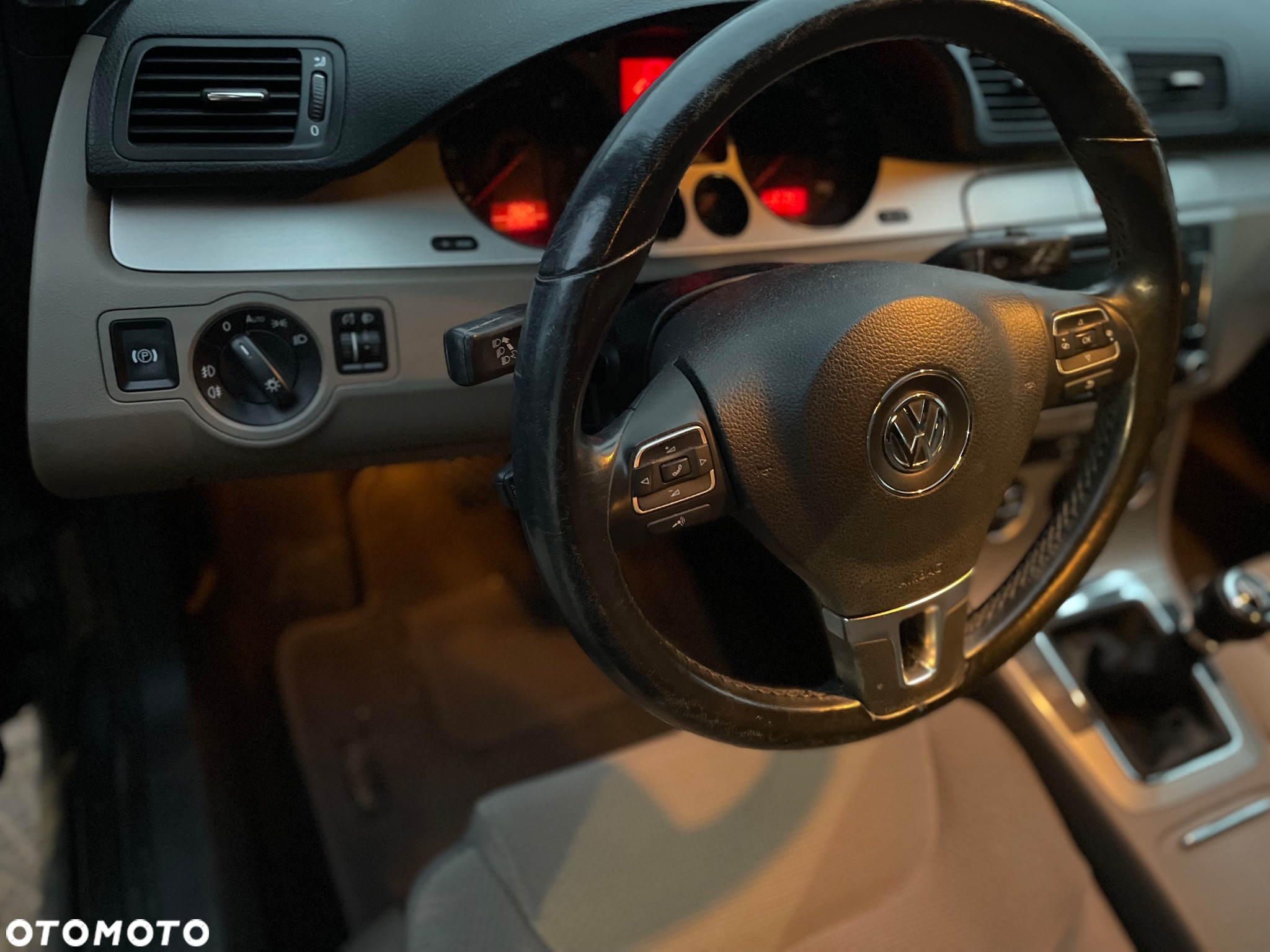 Volkswagen Passat - 10