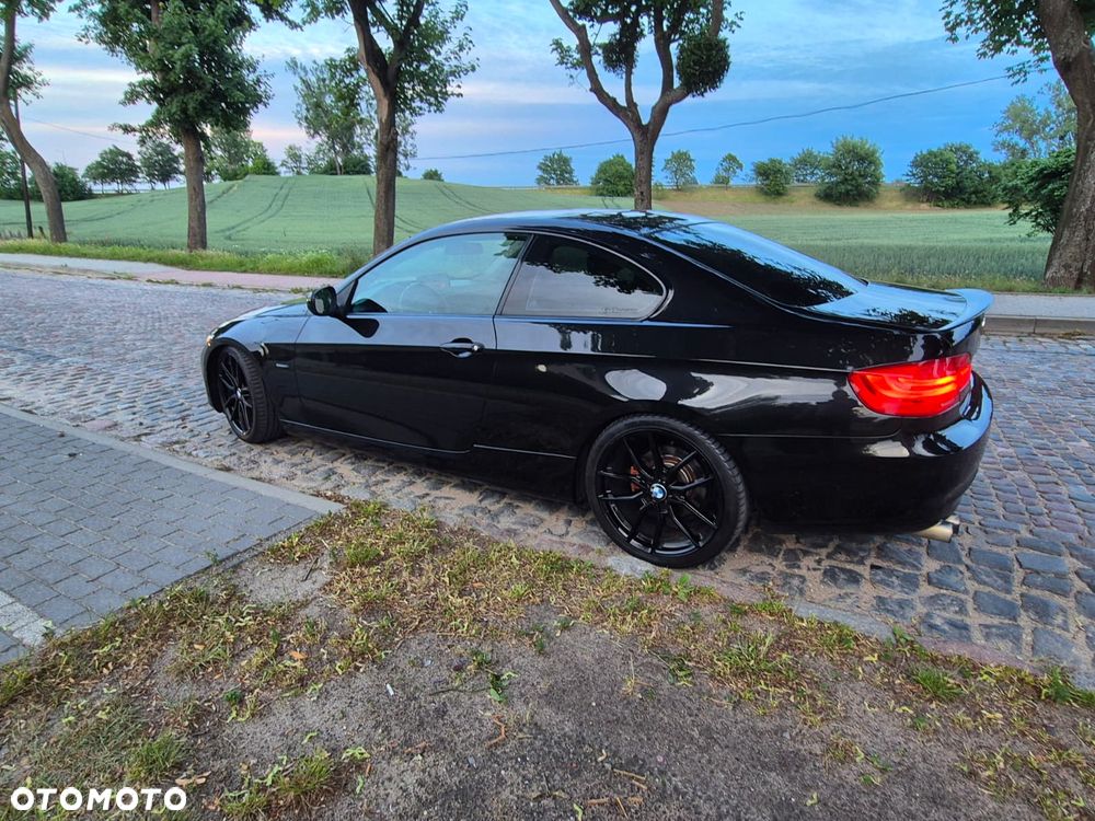 BMW Seria 3 320i - 4