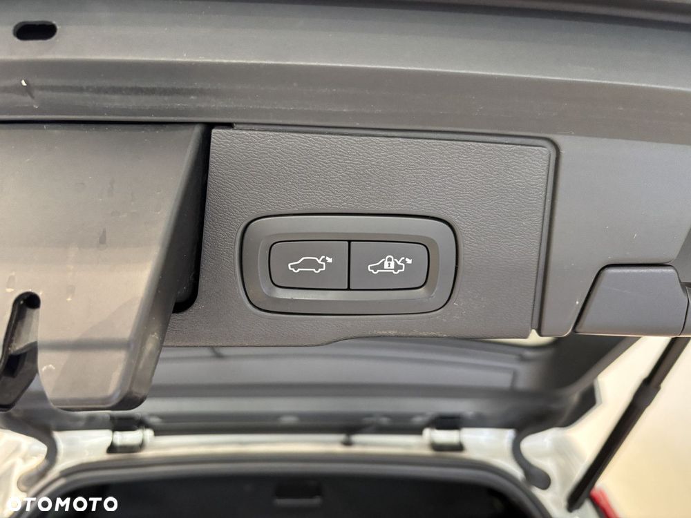 Volvo XC 60 - 30