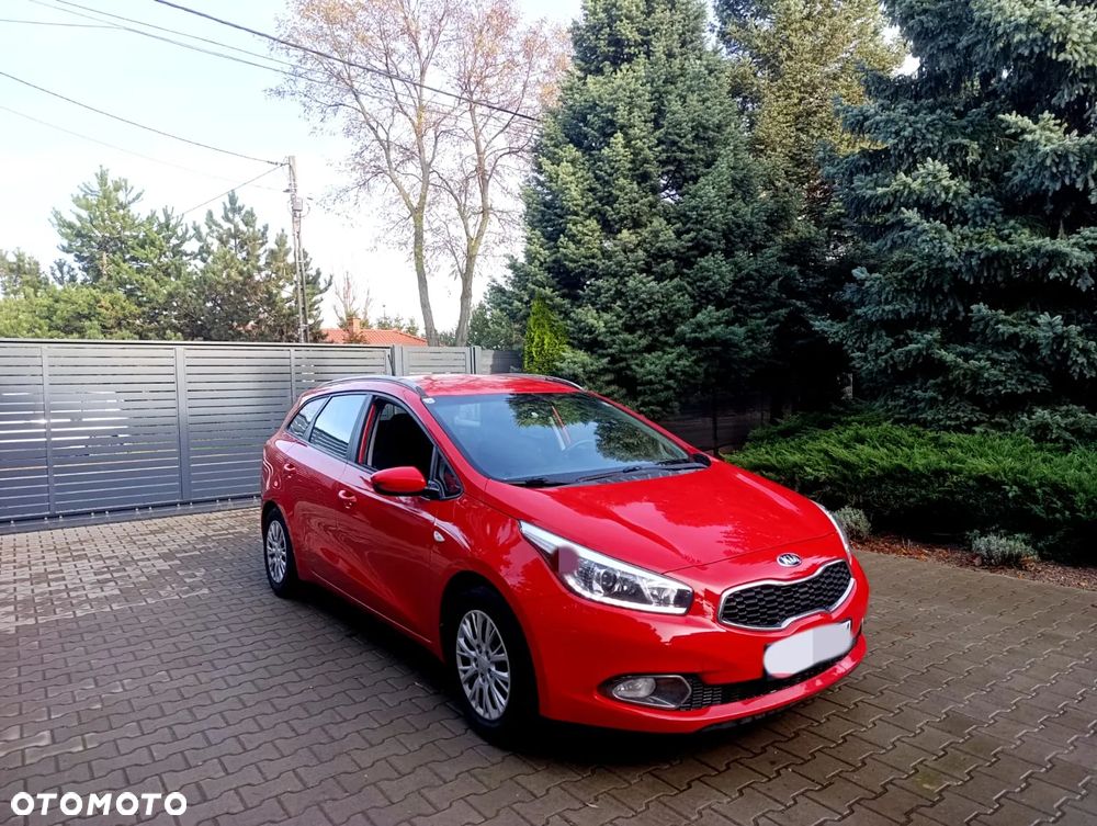 Kia Ceed 1.4 CVVT SW Dream Team Edition - 3