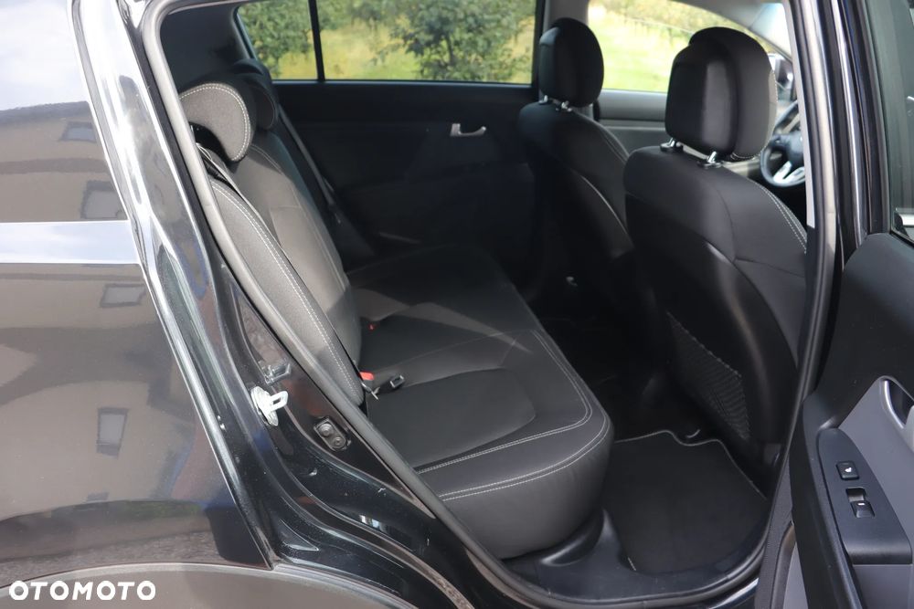 Kia Sportage 1.6 GDI Business Line L 2WD - 26