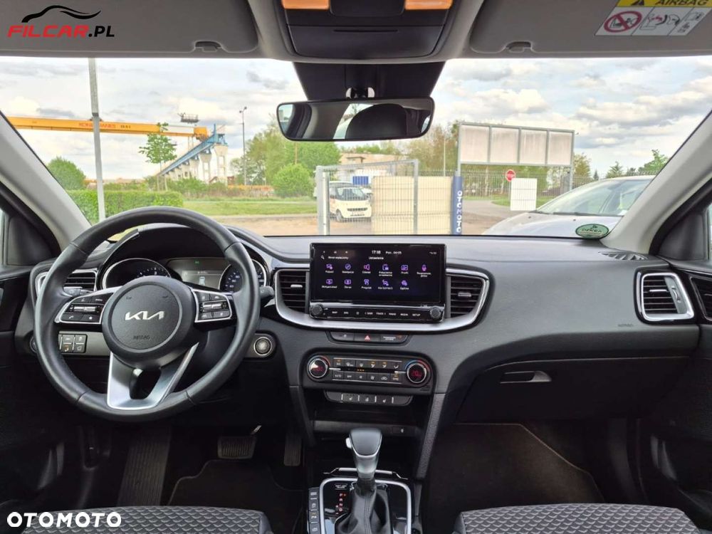 Kia Ceed - 10
