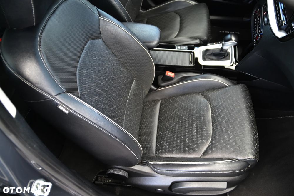Kia Ceed 1.6 GDI DCT OPF Platinum - 24