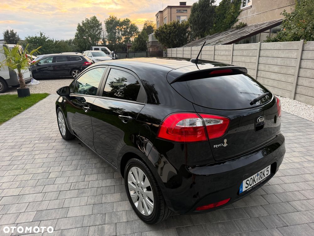 Kia Rio - 30