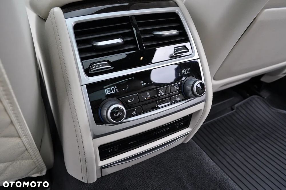 BMW Seria 7 750Ld xDrive - 29