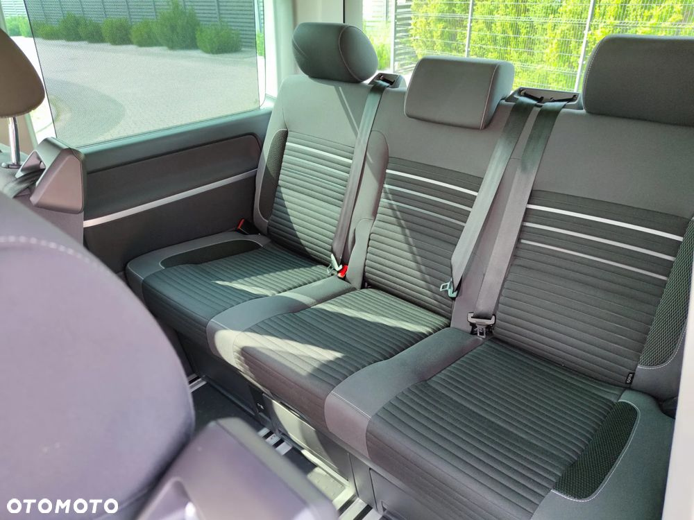 Volkswagen Multivan - 34