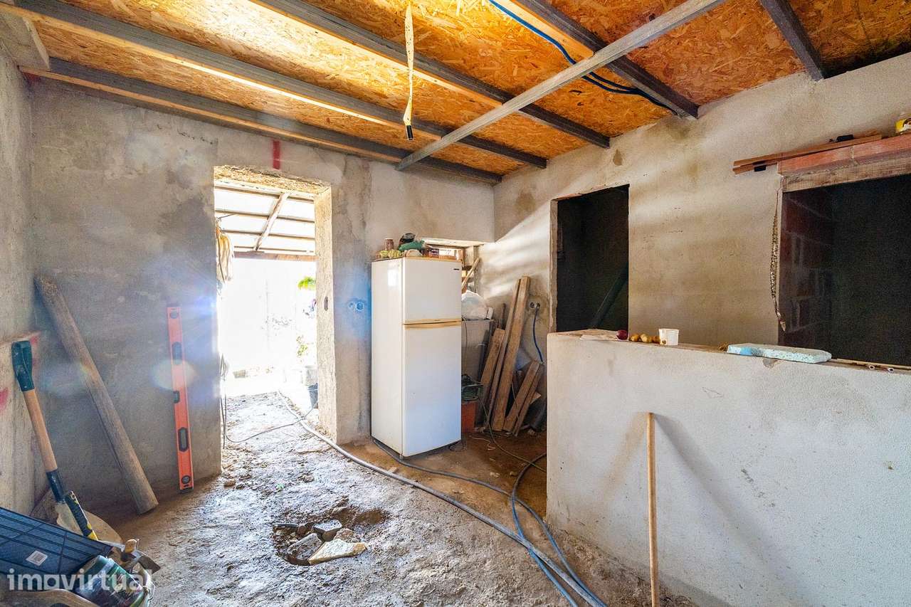 Moradia T2 em Recuperação | Quintal com Poço  A 30 min de Beja - Grande imagem: 4/13