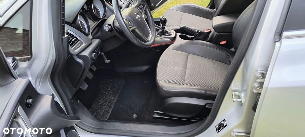 Opel Astra 1.6 Turbo - 17