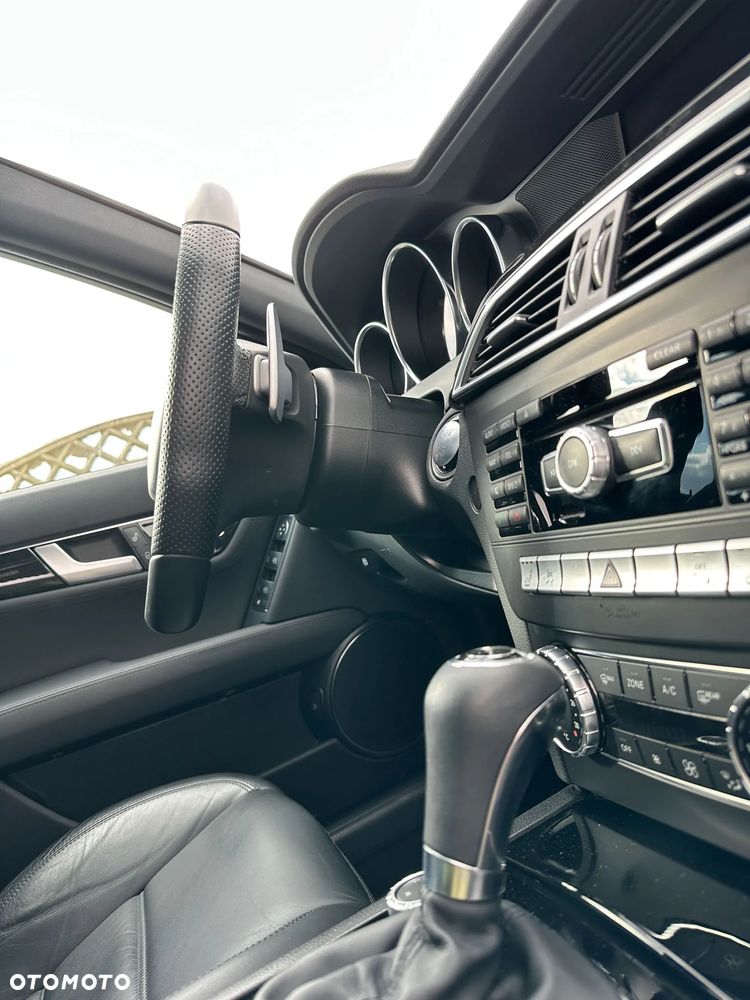 Mercedes-Benz Klasa C 63 AMG AMG SPEEDSHIFT MCT - 13