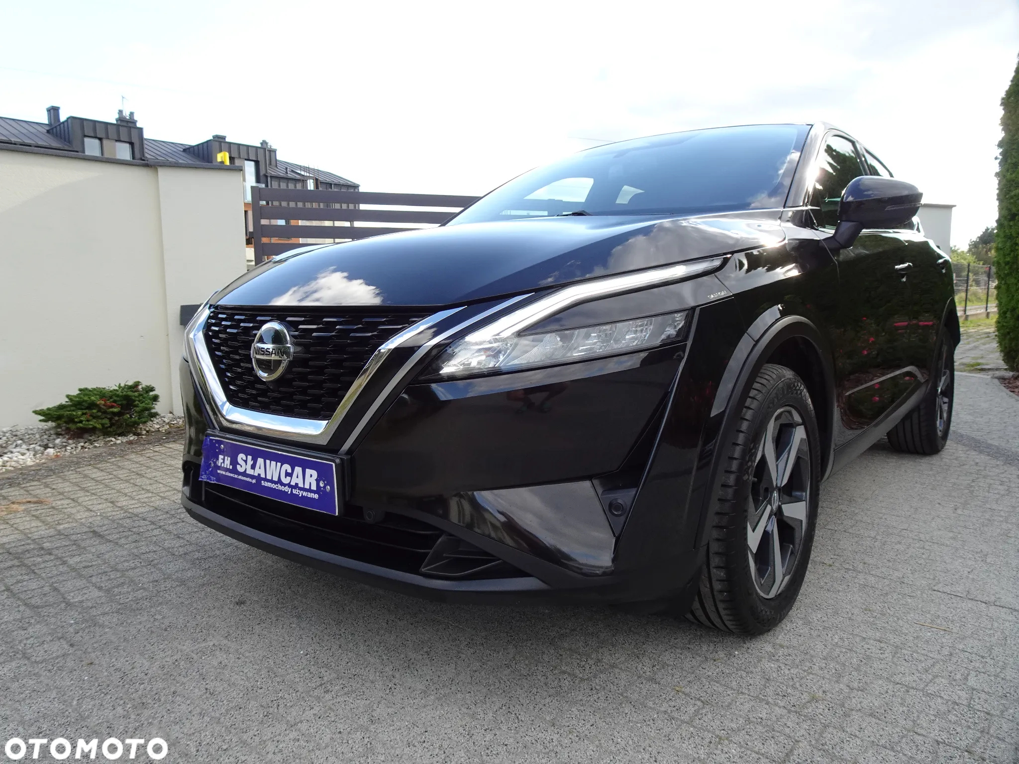 Nissan Qashqai 1.3 DIG-T N-Connecta DCT - 2