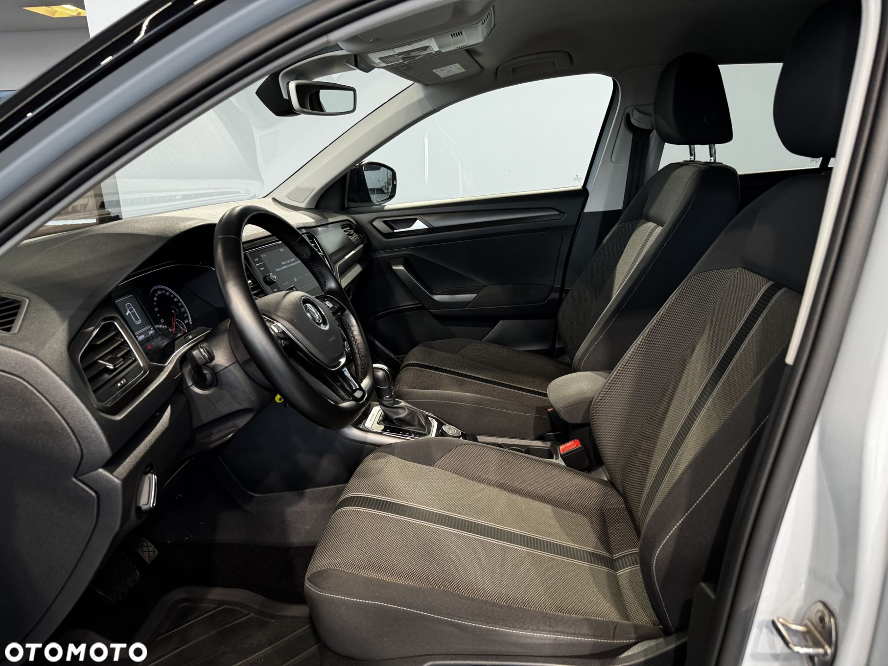 Volkswagen T-Roc - 16